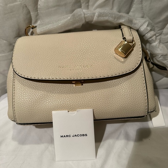 Marc Jacobs Handbags - NWT Marc Jacobs Small Lock That Key Leather Crossbody Cream